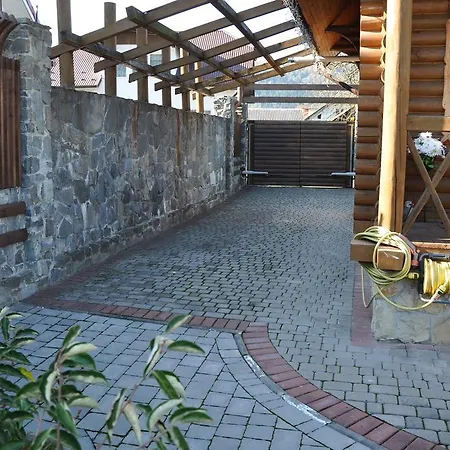 Smerekovyi סקולה