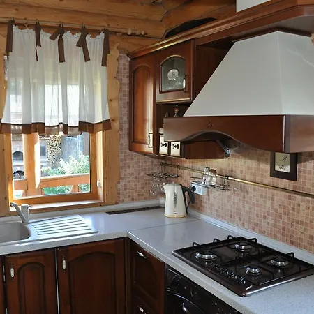 בית כפרי Smerekovyi סקולה